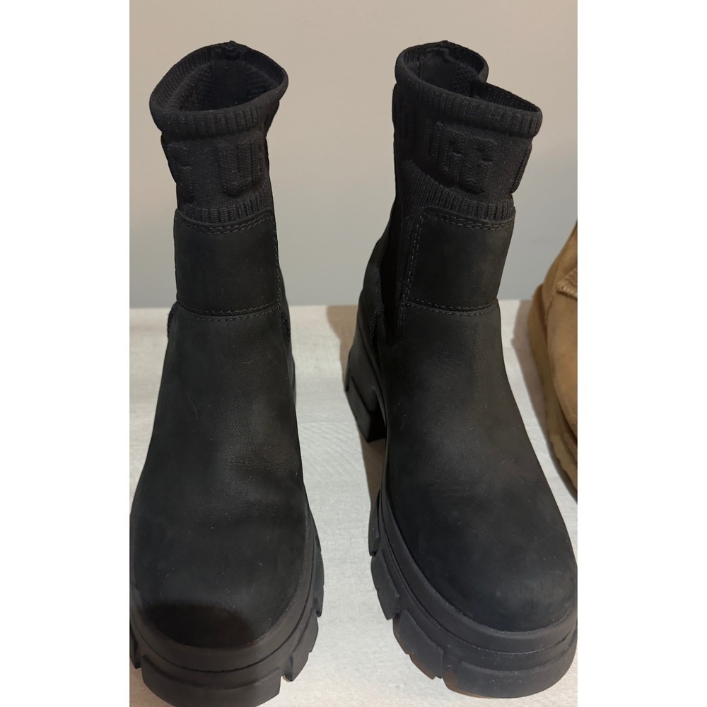 UGG Brellah Black Nubuck Chelsea Platform Lug Sole Ankle Boots Womens 8.5 - Picture 3 of 10